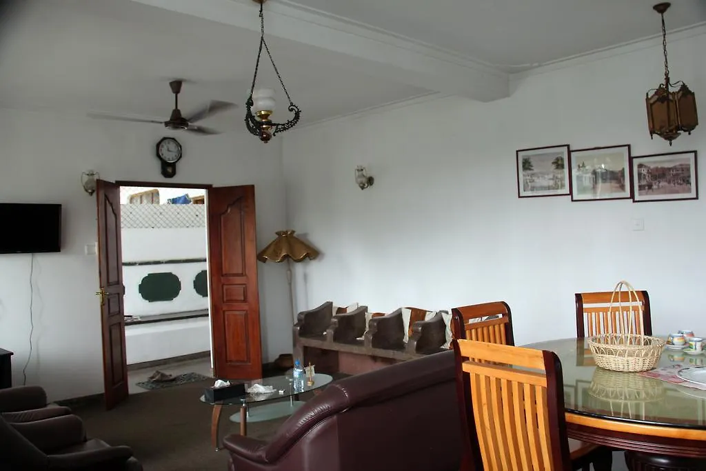 Alpine Ridge Holiday Apartments كاندي 0*,